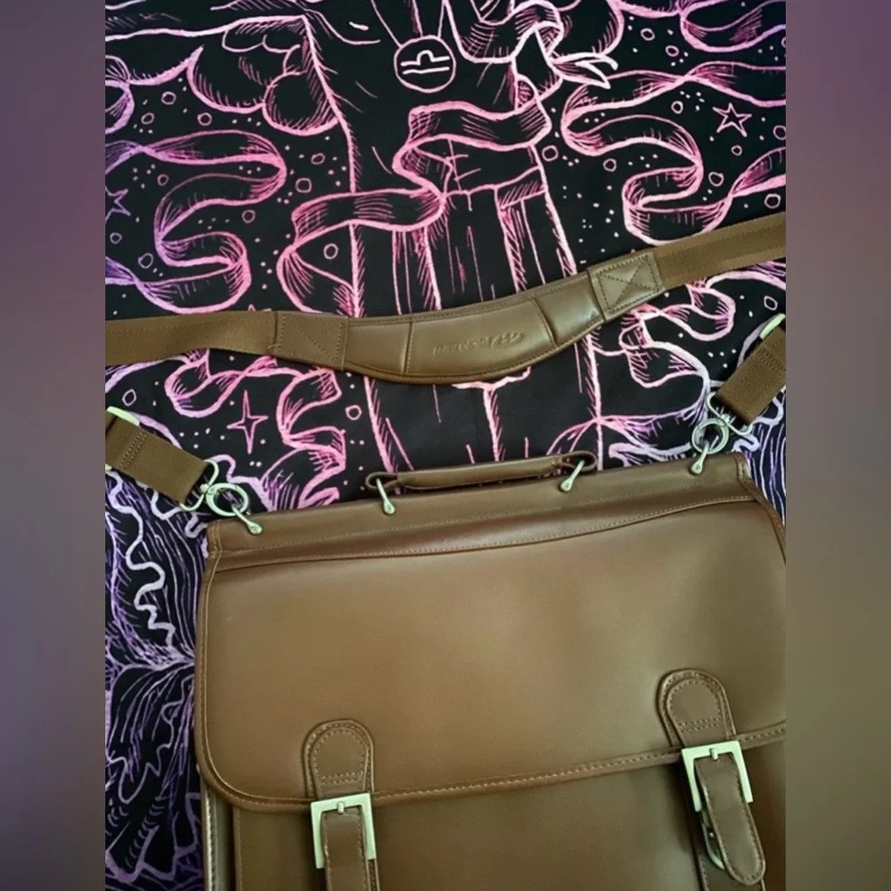EUC McKlein USA Brown Halsted 15.6